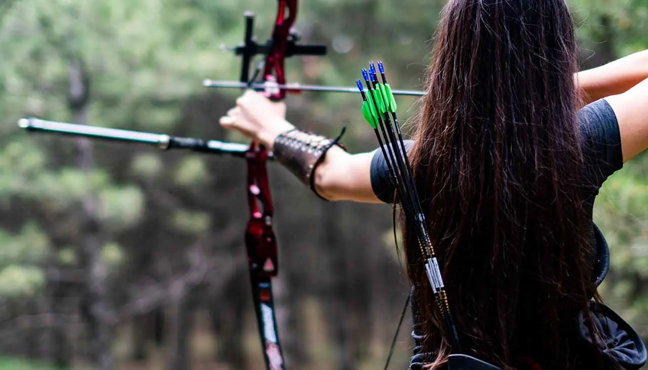 Choosing Your Hunting Path: Bow Hunting vs. Rifle Hunting Choosing Your Hunting Path: Bow Hunting vs. Rifle Hunting